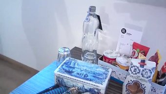 Amatör Siyah Bebek, Duygusal Bir Videoda Beyaz Yarrağı Kabul Ediyor
