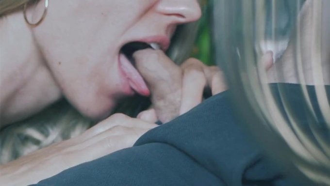 Bir Çiftin Amatör Videosundan Yoğun Ham Oral Seks