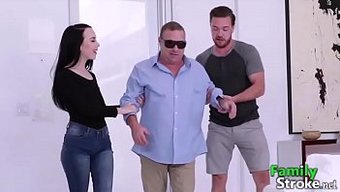 Üvey Kız Ve Üvey Erkek Kardeş Kör Üvey Baba Ile Tam Hd Videoda Başa Çıkıyorlar