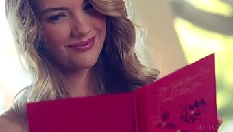 Seksi Iç Çamaşırıyla Genç Bebek Kenna James