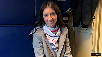 Katty West'In Tren Şefiyle Riskli Bir Halka Açık Buluşması