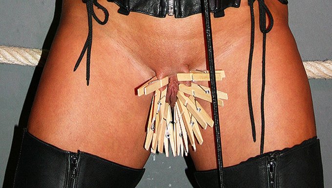 Milf'In Maskeli Kaslı Adamla Sert Bdsm Oyunu