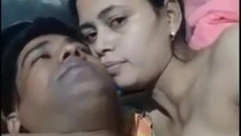 Büyük Siyah Yarrağı, Neha Sharma Ile Sıcak Seks Videosunda Fisting Yapıyor Ve Öpüşüyor