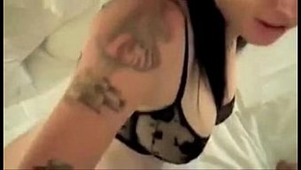 Bu Pov Videosunda Amatör Bir Emo'Nun Ham Tutkusunu Yaşayın