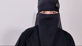 Desi Başörtülü Kızı Oralden Sert Sikişe, Bengalce Kelimelerle Yönlendiriyorum.