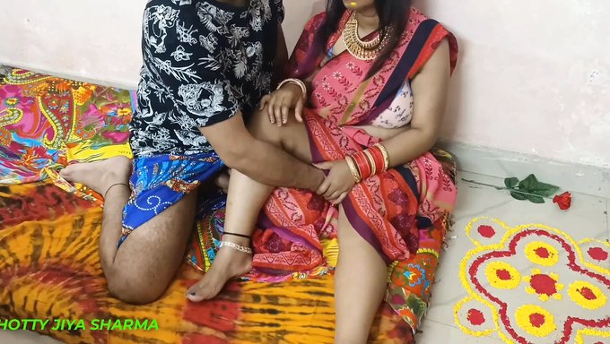 Desi Priya'Nın Holi'De Ilk Kez Seks Yapması