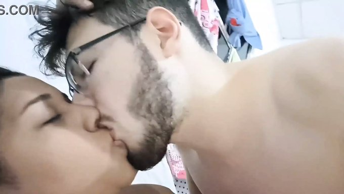 Amatör Çift, Doğal Videoda Irklararası Tabuyu Keşfediyor