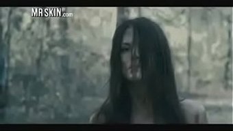 Mr Skins'In 2010'Un Favori Çıplak Sahnelerinde Gerçek Çıplak Kadınlar