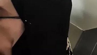 Üniversite Öğrencisi Sange, Ağzı Dolu Dolu Bir Penisin Tadını Çıkarıyor