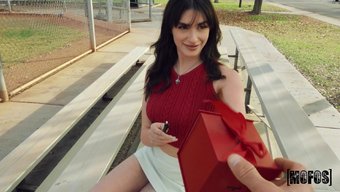 Amatör Bebek Pov'Da Sıkı Göt Deliğini Genişletiyor