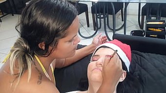 Bu Amatör Gerçeklik Videosunda Paty Butt'Un Büyük Poposuyla En Üst Düzey Noel'I Yaşayın