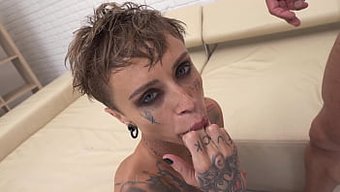 Sasha Beart'In Sert Bir Videoda Derin Anal Ve Götten Ağza Eylemi