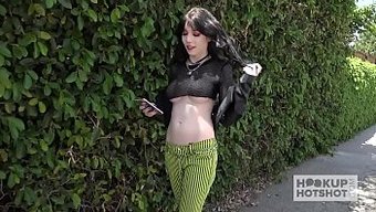 Ince Genç Leda Elizabeth, Hookup Hotshot Ile Sert Seksin Tadını Çıkarıyor