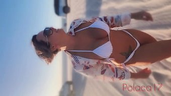Plajda Aşırı Tahrik Olan Ve Arkama Nüfuz Etmek Isteyen Bir Gençle Karşılaştım, Bu Yüzden Sıkı Ve Önemli Penisini Uyardığım Bir Otele Gittik Ve Tamamen Arkama Girip Içime Bolca Boşaldı.Daha Fazla Bilgi Için Www.Cassianacosta.Com Adresini Ziyaret Edin.