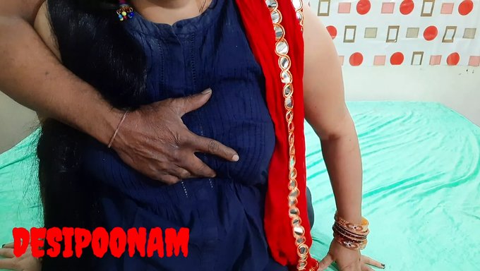 Desi Poonam, Büyük Bir Yarak Tarafından Amına Sokuluyor