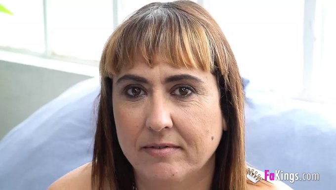 Genç Avrupalı Amatör Şanslı Adam Tarafından Deliniyor