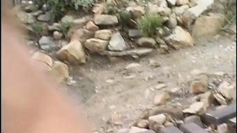Esmer Bir Erkek, Sarışın Bir Gençle Kamp Gezisinde Anal Seks Yapıyor