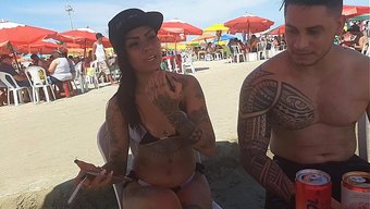 Praia Bertioga'Da Deniz Kenarındaki Adamlarla Tatil