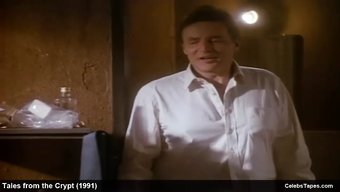 Ünlü Aktris Marg Helgenberger, Üstsüz Film Sahnelerinde Hepsini Sergiliyor