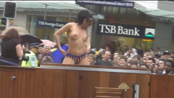 60 Fps'De Ultimate Boob Parade'E Dalın