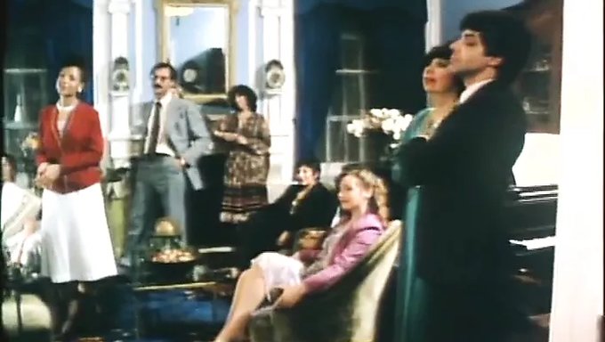 Klasik Amerikan Kolej Kızları Retro Porno Videosunda