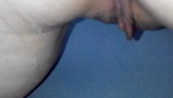 Milf Akşam Sert Bir Şekilde Sikişiyor