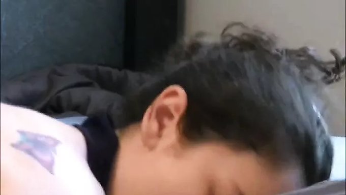 Karısı Kocasından Beklenmedik Büyük Siyah Yarrağı Alıyor