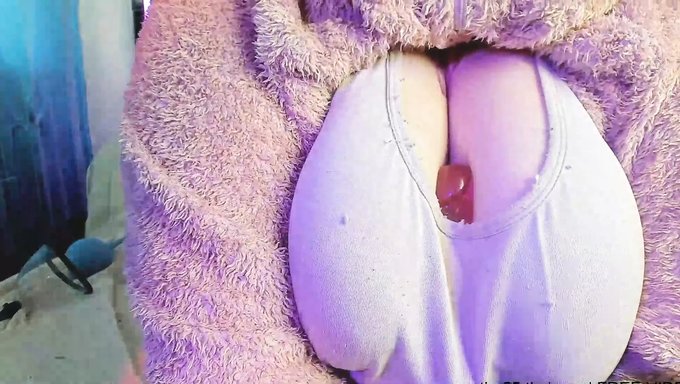 Bol Göğüsler Ve Yakın Çekim Eylemi Içeren Moldovan Porno Videosu