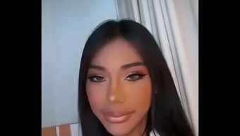 Çok Çekici Bir Travesti, Ilk Görüşte Aşık Olacaksın!