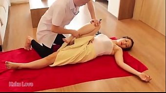 Amatör Asyalı Çift Sert Anal Seksin Tadını Çıkarıyor