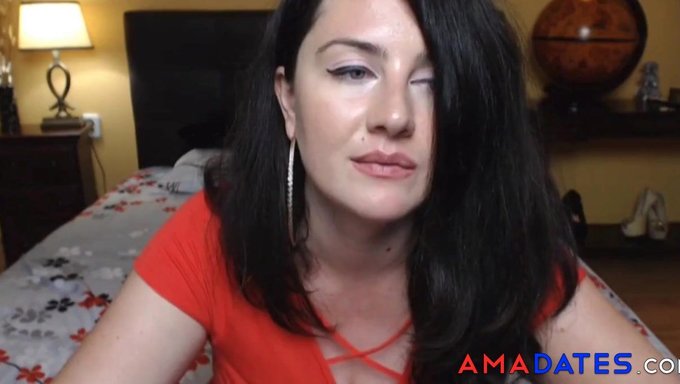 Estela'Nın En Ateşli Büyük Göğüslü Milf Videosu