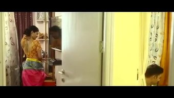 Saten Ipek Milf Büyük Poposunu Siktiriyor