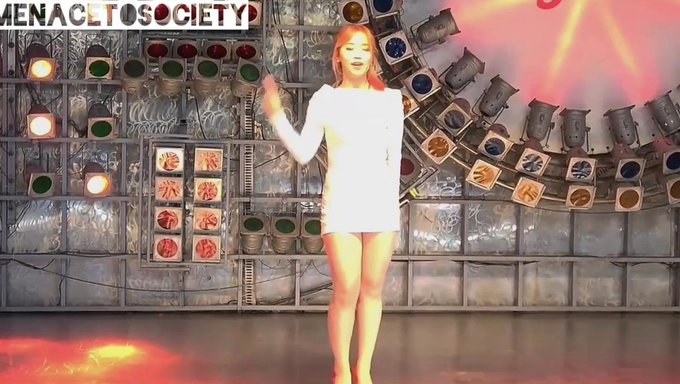 Saniyede 60 Kare Hızında Çekilen Koreli Popüler Müzik Videosu