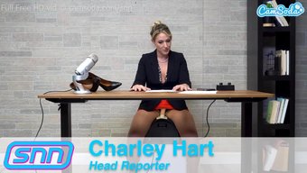 Çıplak Haber Muhabiri Charley Hart, Sybian Mastürbasyonunu Hd Olarak Değerlendiriyor.