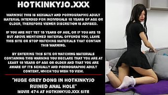 Büyük Dildo, Hotkinkyjo'Nun Anal Deliğine Giriyor