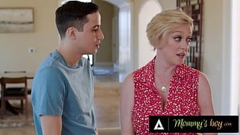 Göğüslü Bir Milf Olan Dee Williams, Üvey Oğluyla Cinsel Aktivitelere Katılarak Kendine Güvenini Artırıyor
