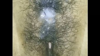 Olgun Arap Bhabhi, Üvey Erkek Kardeşinden Sert Muamele Alıyor