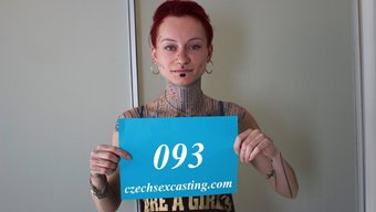 Küçük Göğüslü Ve Dövmeli Bir Çek Kızı Için Casting Çağrısı