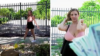 Bu Halka Açık Sikiş Videosunda Büyük Göğüsler Ve Göğüsler Bolca Sergileniyor