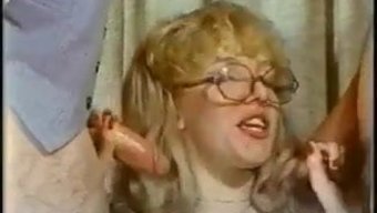 Connie Peterson'In Retro Bir Videodaki Klasik Performansı