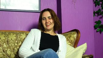 Büyük Sahte Penisle Mastürbasyon Ve Sert Seks