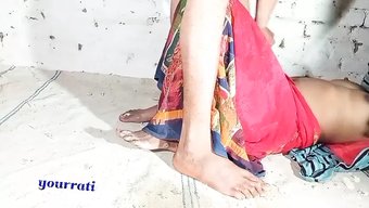 Bhabi'Nin Kocası Masaj Alıyor Ve Onu Cowgirl Pozisyonunda Sikiyor