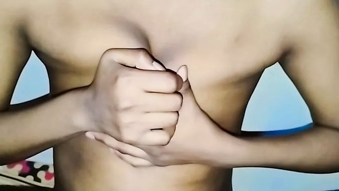 Büyük Göğüslü Ve Siyah Genç (18+) Ev Yapımı Videoda Erkek Arkadaşıyla