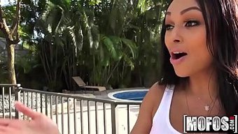 Ebony Genç Kızın Anal Macerası - Pov Kamera