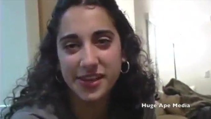 Dizlerinin Üzerinde Hintliler: Bdsm Çağrı Kızı Aşağılama