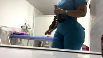 Güzel Hemşirenin Kaydedilmiş Kocaman Bir Götü Var (Culona Bbw)