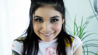 Babamın Lolipopunu Emmeyi Seviyorum - Brenna Sparks, Tutkulu Sahnelere Düşkün Asyalı Bir Güzellik.