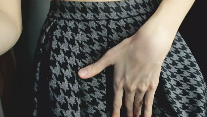 Çorap Ve Etek Altı Külotlu Fransız Genç (18+)