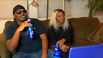 King Cure, Crystal Cooper'In Porno Performansını Bir Web Kamerası Seansında Inceliyor
