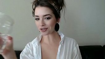 Üvey Kızın Derin Boğazı Ve Amcığı Pov Bir Videoda Oynuyor